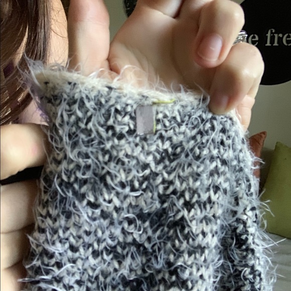 💛 SO SOFT* Cream and black snowflake knit sweater - Picture 14 of 15